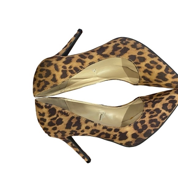Leopard Print women’s size 8 Stiletto heels pointed toe 4 in heel Rue21 Etc - Picture 3 of 10